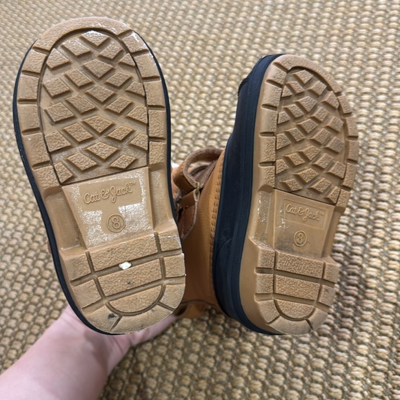 Cat and jack size 8 snow boots - Picture 4 of 4